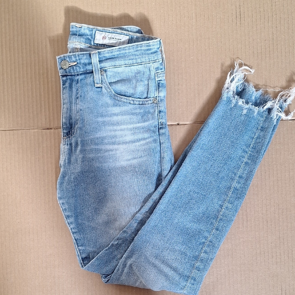 AG Adriano Goldschmied Light Blue Cropped Jeans. The Farrah Skinny Ankle, 26Reg